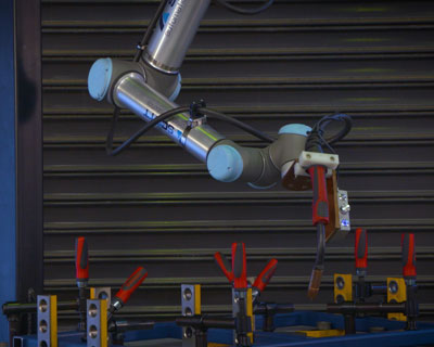 universal robot welding